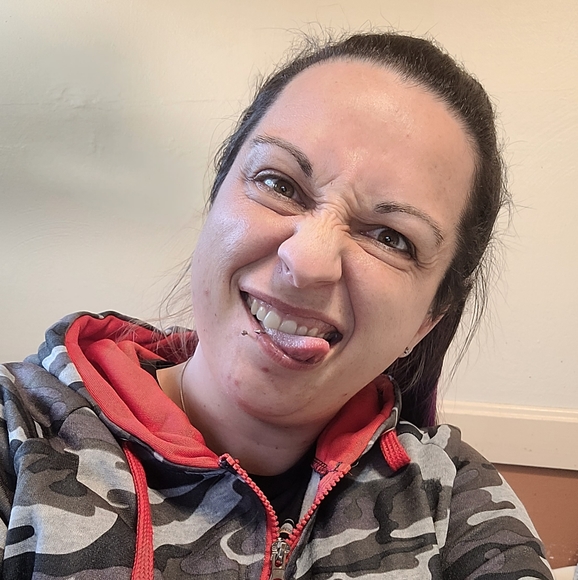 Meet your Posher, Jess - Picture 1 of 1